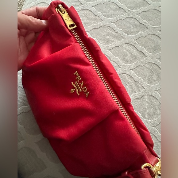 ❤️SOLD❤️ Authentic Prada Wristlet in Red - Picture 4 of 9